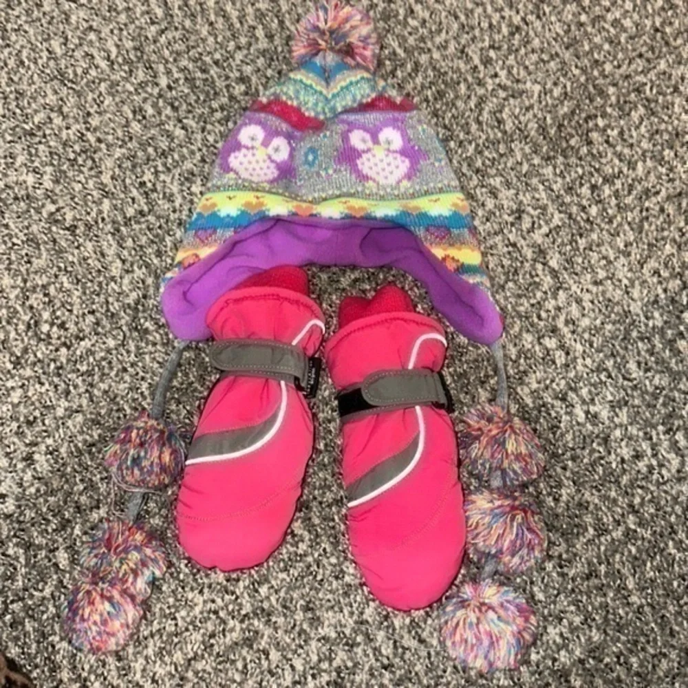 Hat and gloves set